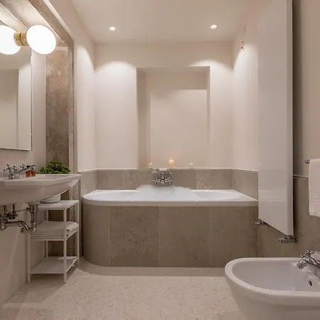 Sensale Design With Canal View * ונציה