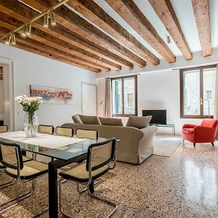 Sensale Design With Canal View * Venedig
