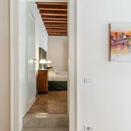 Sensale Design With Canal View * Venedig