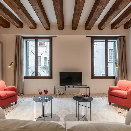 Sensale Design With Canal View Venedig